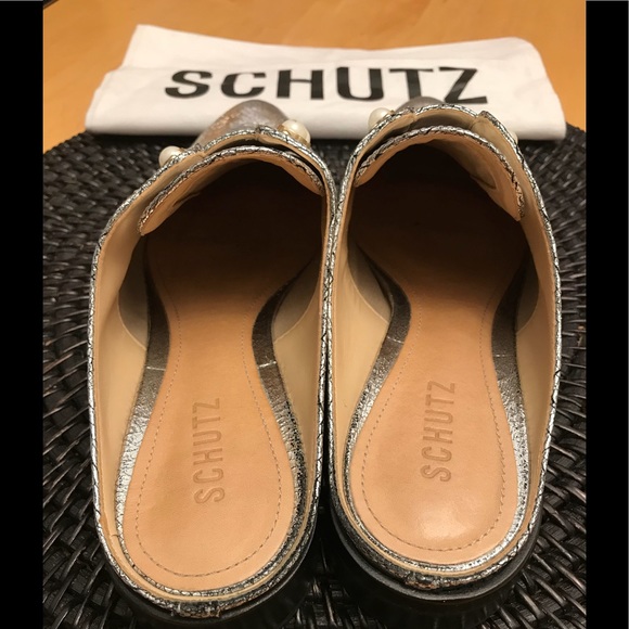 SHULTZ SILVER/PEARL Sz 10B(M) MULES - Picture 4 of 7